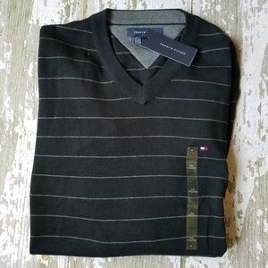 Tommy Hilfiger Men's V Neck Sweater Size: XXL Black Gray Thin Stripes